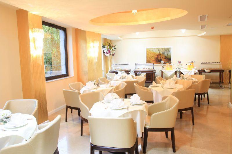 Kosher Hotel Lev Or Бухарест Экстерьер фото