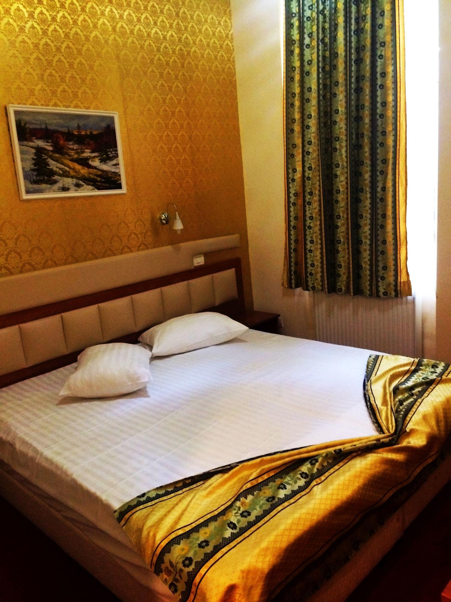 Kosher Hotel Lev Or Бухарест Экстерьер фото