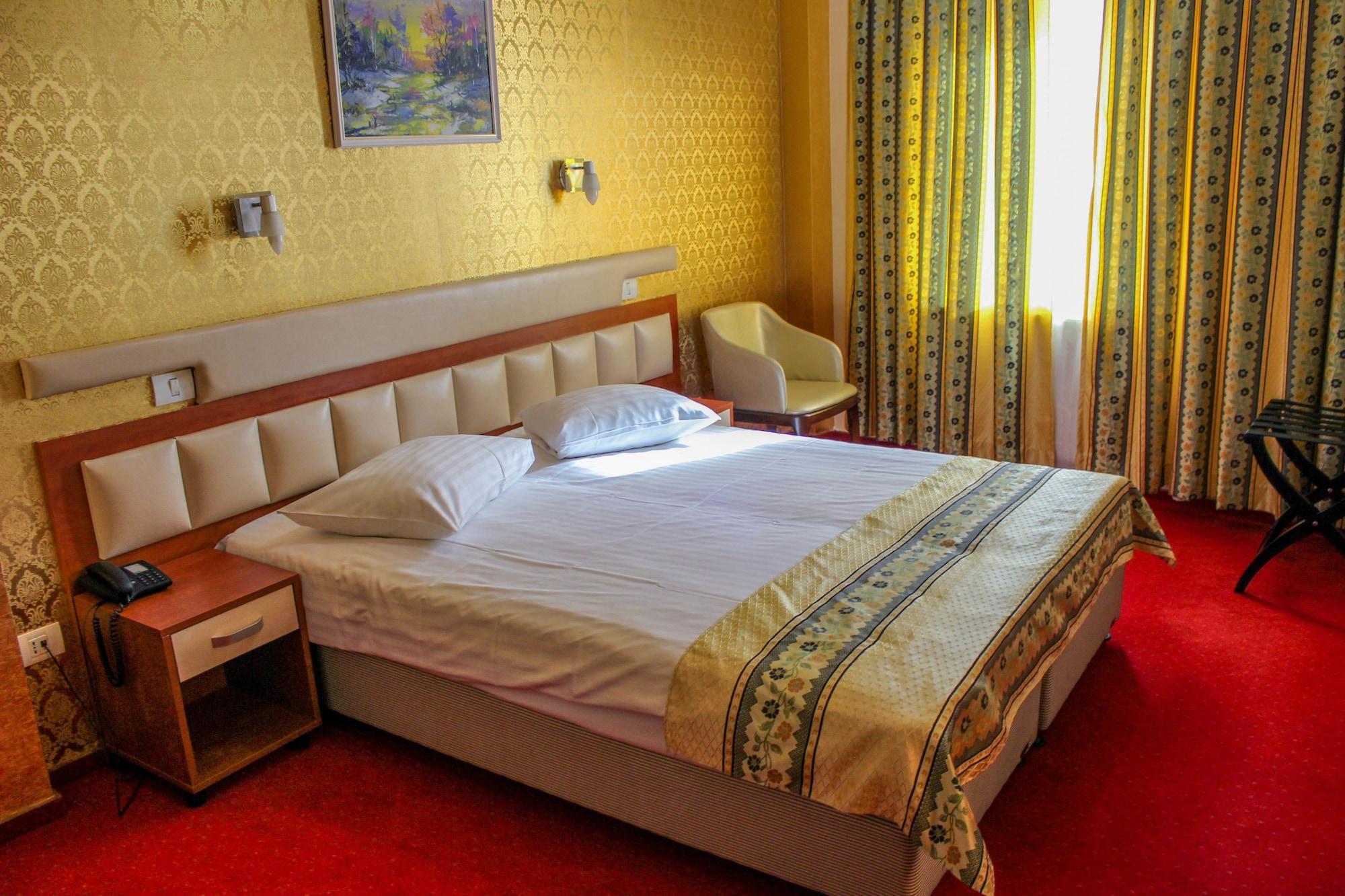 Kosher Hotel Lev Or Бухарест Экстерьер фото