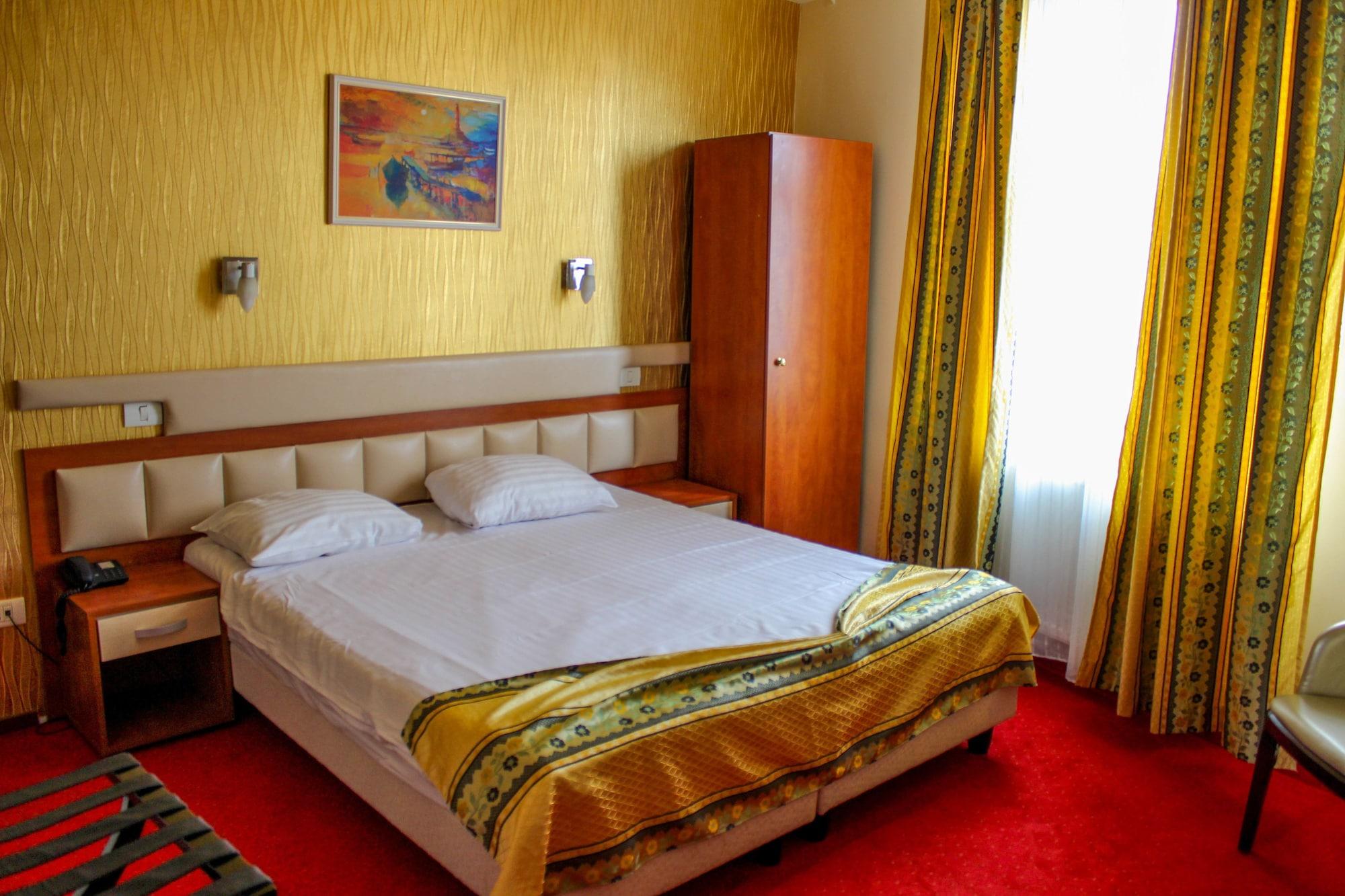 Kosher Hotel Lev Or Бухарест Экстерьер фото