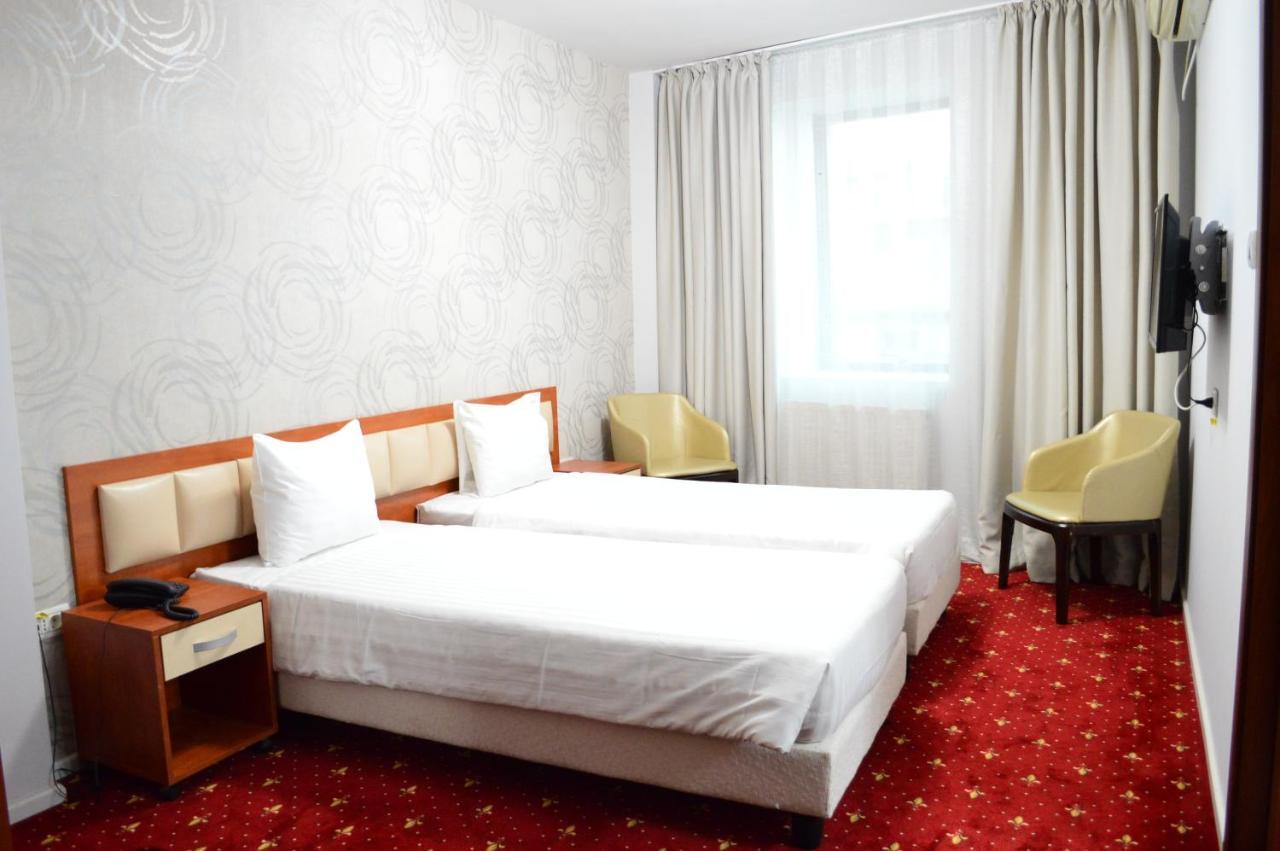 Kosher Hotel Lev Or Бухарест Экстерьер фото