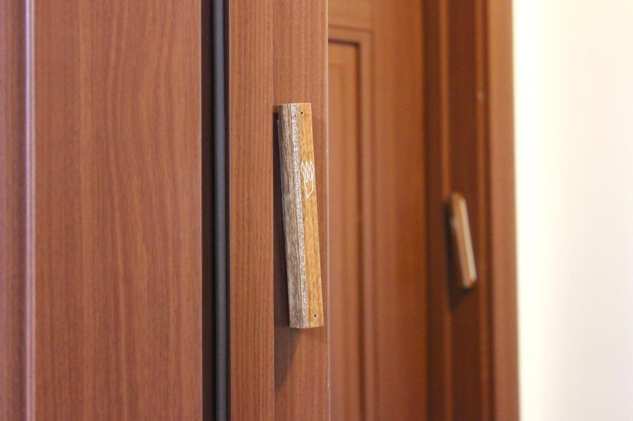 Kosher Hotel Lev Or Бухарест Экстерьер фото