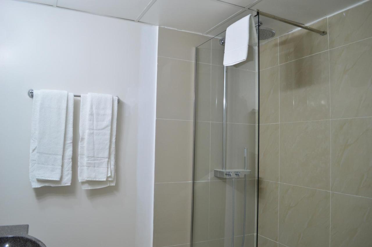 Kosher Hotel Lev Or Бухарест Экстерьер фото