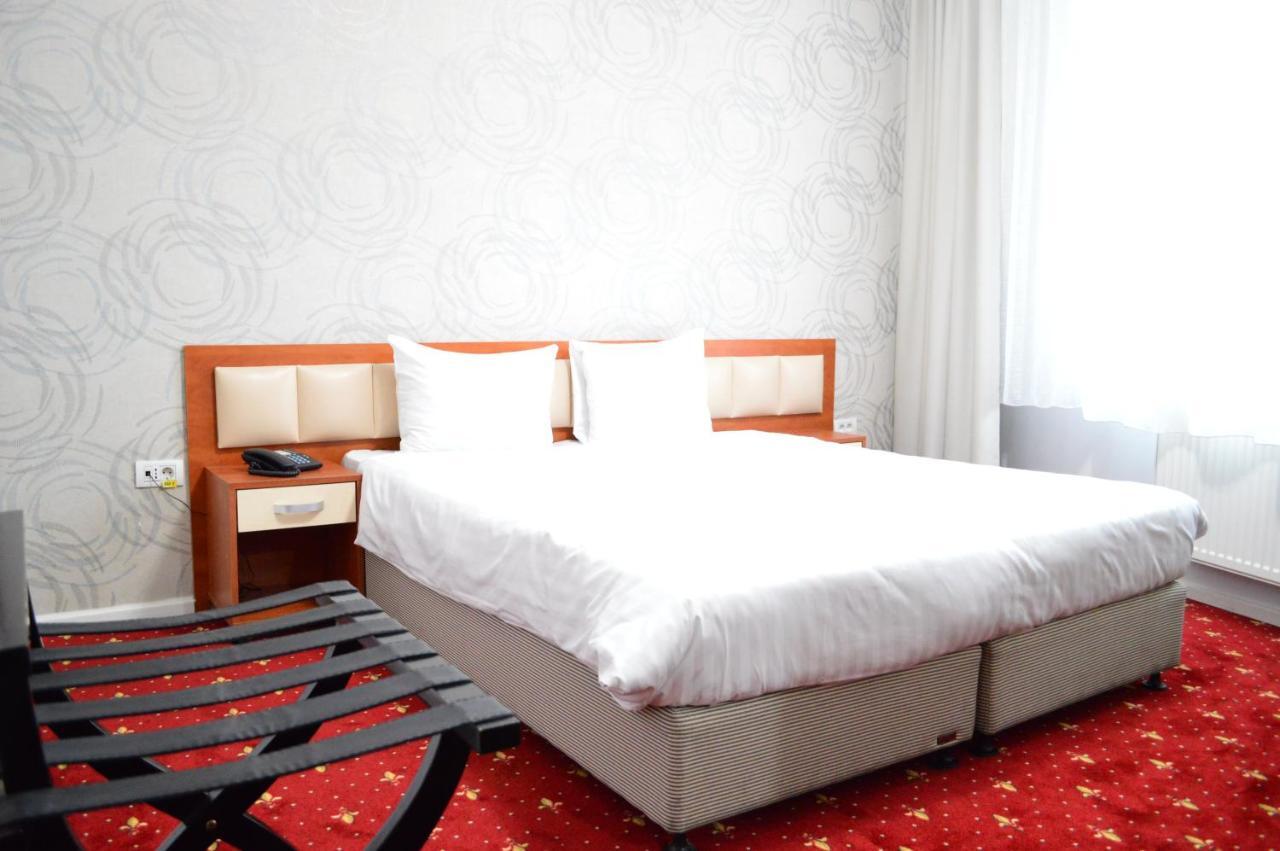 Kosher Hotel Lev Or Бухарест Экстерьер фото
